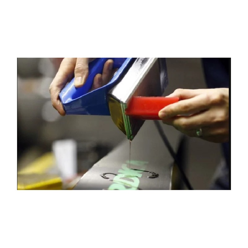 как правильно наносить парафин на лыжи. смазка для лыж для конькового хода. как правильно наносить парафин на лыжи. как правильно наносить парафин на лыжи. нанесение парафина на лыжи.