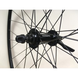 Переднее колесо 28", обод AlexRims R450, втулка Shimano RS400, спицы Sapim Race