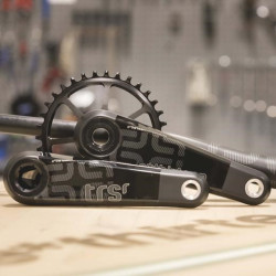 Шатуны E*Thirteen TRS Race Carbon Cranks 170x73mm Black CS4TRA-107