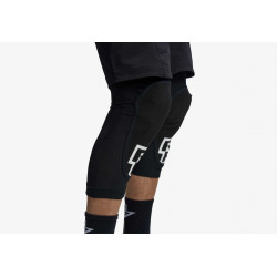 Наколенники Race Face Covert Knee Stealth, M, 2024 RFAB112003