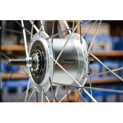 Переднее колесо 28", обод Author Argon X7 Cross, динамо втулка Shimano DH-C6000-3R, спицы Cn Spoke