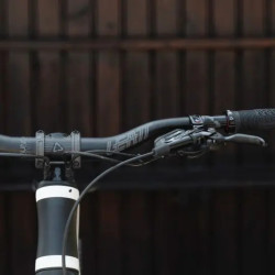 Руль Leatt 6.0 Handlebar Kit 35mm 23/9˚/800mm Black 9025102100