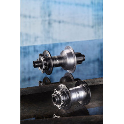 Втулка передняя E*Thirteen Sidekick 110x15/20mm 28h HB4UKA-201