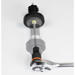 Инструмент IceToolz 11T1 для удержания съемника полых кареток (съемник в комплект не входит) 6-800348