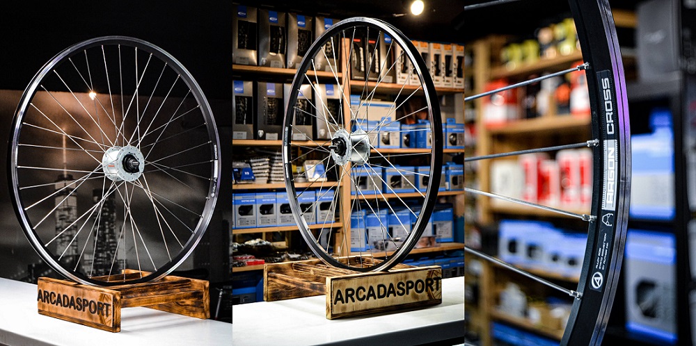 Колесо на динамо втулке Shimano DH-C6000