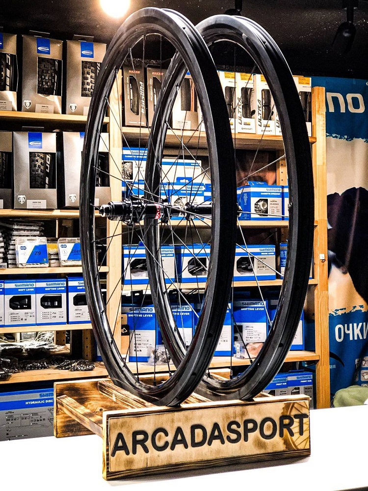 Карбоновые колеса на втулках Novatec